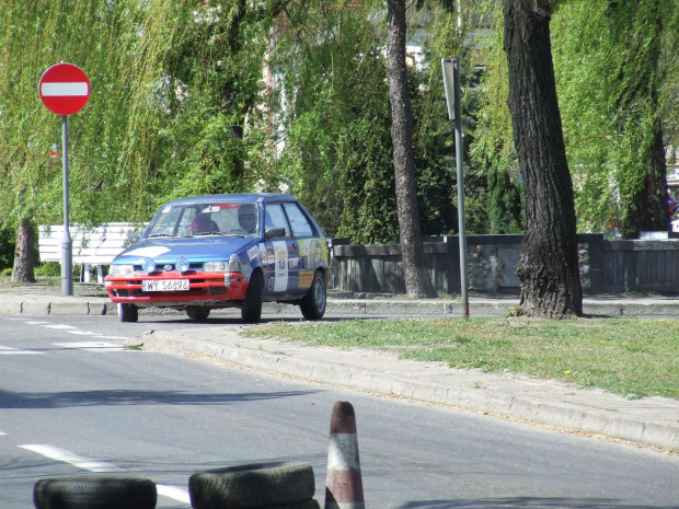 29-04-2007 Tomaszów Maz. Plac Kościuszki #samochody