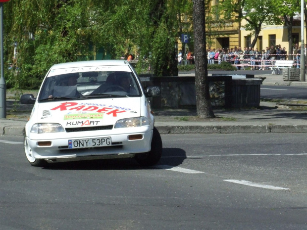 29-04-2007 Tomaszów Maz. Plac Kościuszki #samochody