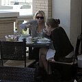 Ashley having lunch with Lizzie in Beverly Hills-marzec 2007