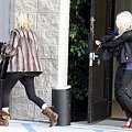 MK and Ash leaving a building in Culver City-marzec 2007