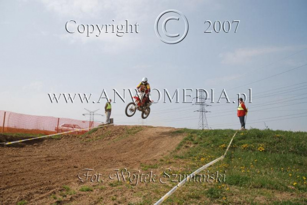 MOTOCROSS MISTRZOSTWA EUROPY w kl. 125 J. open Gdańsk 29.04.2007r.
www.ANWOMEDIA.pl