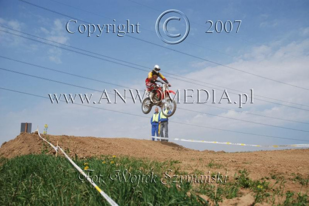 MOTOCROSS MISTRZOSTWA EUROPY w kl. 125 J. open Gdańsk 29.04.2007r.
www.ANWOMEDIA.pl