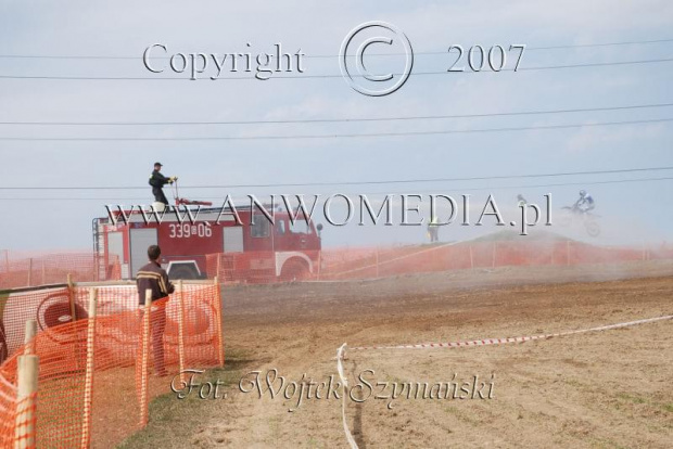 MOTOCROSS MISTRZOSTWA EUROPY w kl. 125 J. open Gdańsk 29.04.2007r.
www.ANWOMEDIA.pl