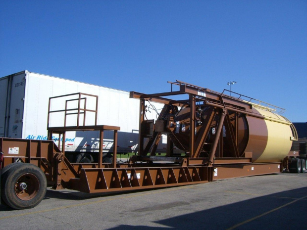 Freightliner FLD 120 and oversize load