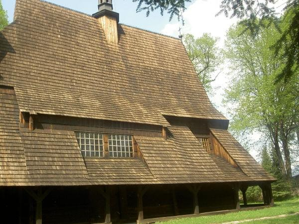 Najpiekniejszy chyba kościół drewniany z 1520r.- wpisany na liste UNESCO od 2003r.-w miejscowości Sękowa