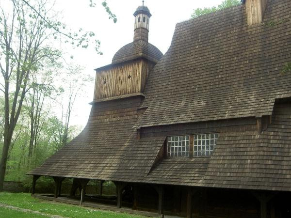 Najpiekniejszy chyba kościół drewniany z 1520r.- wpisany na liste UNESCO od 2003r.-w miejscowości Sękowa