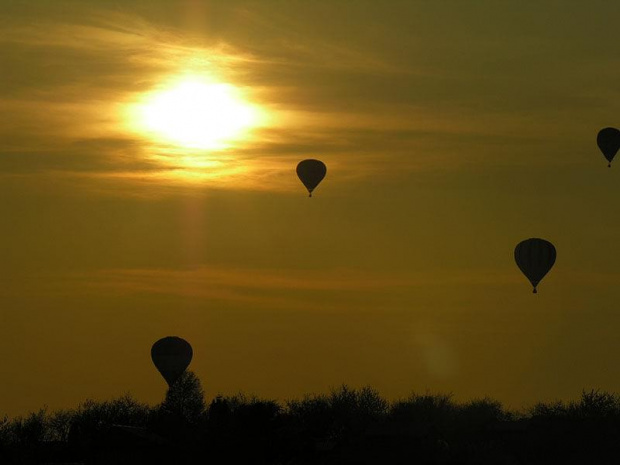 świetlisty znak #balony #niebo #ZachódSłońca