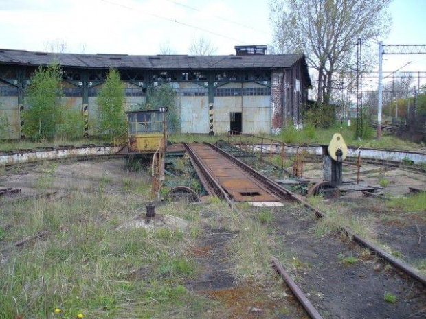 Nieczynna PRAOWOZOWNIA KLODZKO...
Ostatni pociag wyjechał z klodzkiej parowozowni w 1993roku