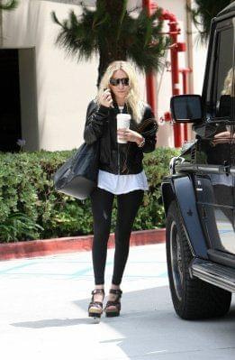 Ashley shopping in Beverly Hills-paparazzi kwiecień 2007