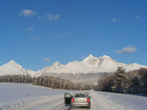 pierwsze spojrzenie na tatry #góry #zima #tatry #słowacja #kompozycja #widok #ładny #ładne #szczyty