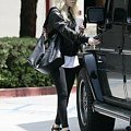 Ashley shopping in Beverly Hills-paparazzi maj 2007