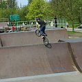 Może i młody,ale dobrze kombinuje. #bmx