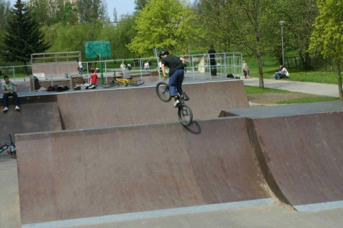 Może i młody,ale dobrze kombinuje. #bmx