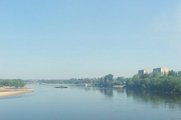 Jedziemy przez stary most. Poniżej widać budowę nowego. #Puławy #Wisła #most