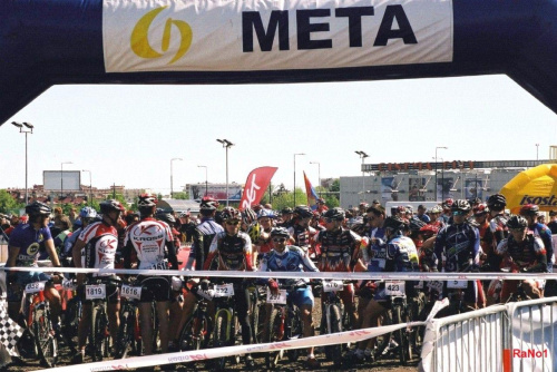 Start Mazovii MTB Maratonu na Bemowie 3 maja 2007r.