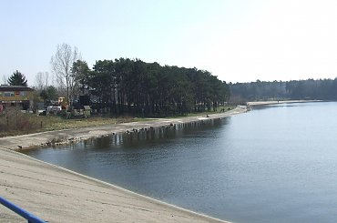 III 2007- brzeg zalewu i plaża- widok z tamy :) #spacery #TomaszówMaz #ZalewSulejowski