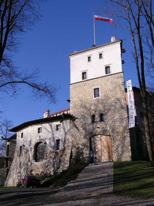Zamek w Korzkwi - warownia rycerska z XIV w. #Korzkiew #zamek #Jura