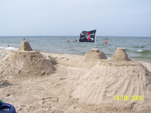 fort piratów , krynica morska #piraci #piasek #budowla #wakacje