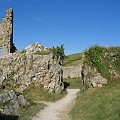 Wśród ruin zamku.