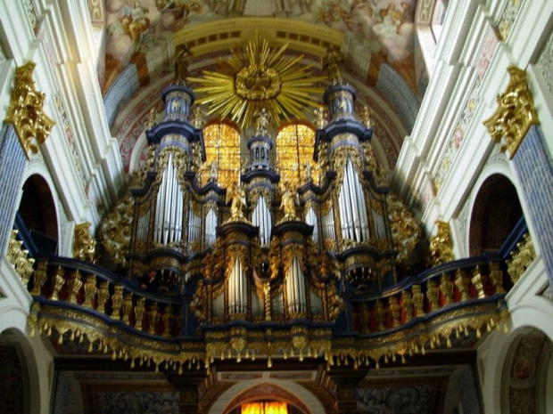 Sanktuarium Maryjne w Św.Lipce-
barokowe organy z ruchomymi figurkami, wykonane w 1721r.