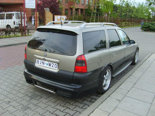 vectra tył