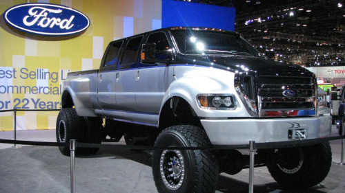 Gigantyczny Ford F-650 #Samochody #AutoShow