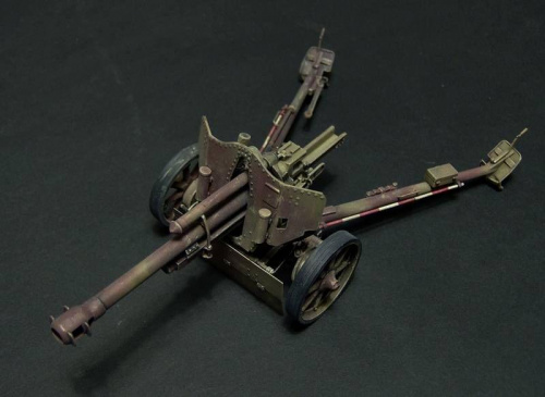 German howitzer LeFH 18/40 1/35 scale Aries Gulumik