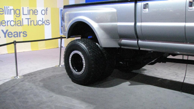 Gigant Ford F-650 #Samochody #AutoShow