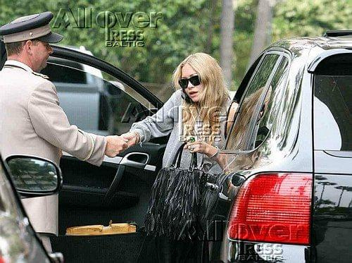 Mary-Kate Arrives at Beverly Hills Hotel-paparazzi maj 2007