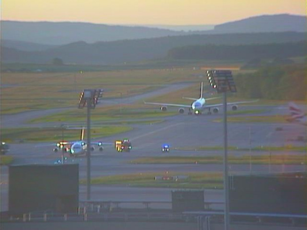 Problemy Avro-146-lądowanie awaryjne. #lotnisko