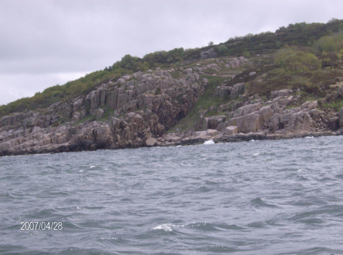 Bornholm ma piękny skalisty brzeg