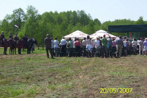 Uczestnicy mszy polowej w Rogożewku