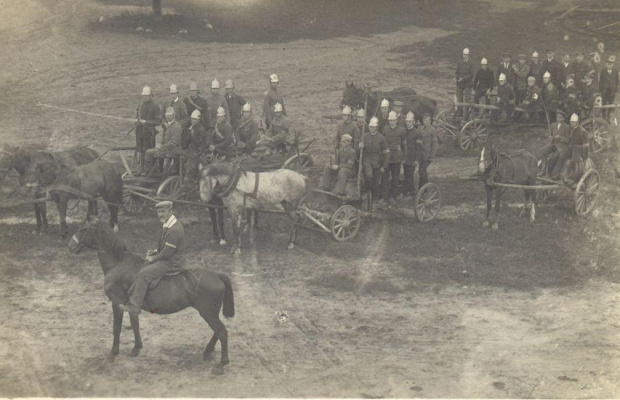 Zdjęcia udostępnione przez Leszka Wojciechowskiego syna Wiktora- nauczyciela ogrodnictwa w szkole na Brzozowej w latach 1913-1914. Na koniu Wiktor Wojciechowski ojciec ofiarodawcy zdjęć #Sobieszyn #Brzozowa