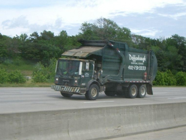 Mack Garbage Truck