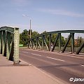 Gniezno, wiadukt kolejowy w ciągu ul. Warszawskiej.