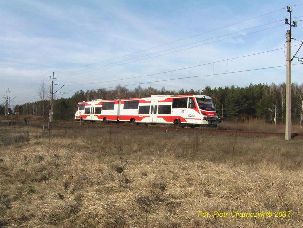 SA108-004 w drodze z Wałcza do Piły minął podg. Piła-Północ - 13.03.2007 #kolej #PKP #Piła #SA108
