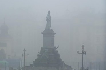 Kiesy w Krakowie straszna mgła niknie Rynek, zostaje Adaś sam... #Adaś