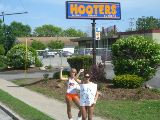 Hooters