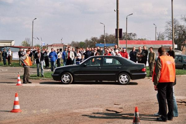 Piotrek na starcie na Mini KJSie w Grudzicach 23.04.2005