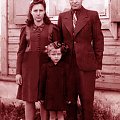 1950rok.Moja mala Alusia z rodzicami. #RodzinnyAlbum