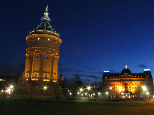 Hotel Maritim i wieża ciśnień w Mannheim