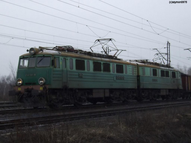 ET41-165 z bruttemw stronę Krakowa
15-02-2007 #kolej #PKP