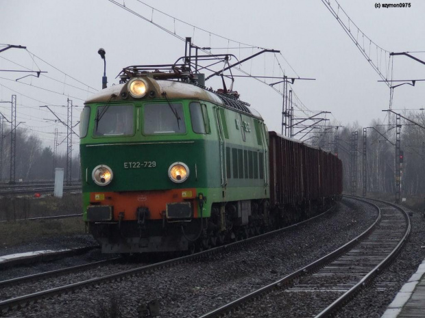 ET22-729 z bruttemw stronę Krakowa
15-02-2007 #kolej #PKP