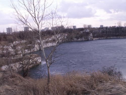 Skałki - Zakrzówek, stary kamieniołom Kraków 1.04.2006 #zakrzówek #kamieniołom #jezioro #nurkowanie