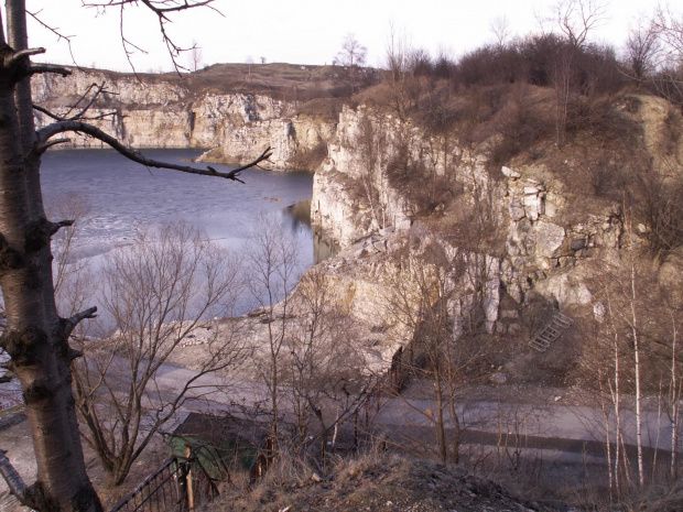 Skałki - Zakrzówek, stary kamieniołom Kraków 1.04.2006 #zakrzówek #kamieniołom #jezioro #nurkowanie