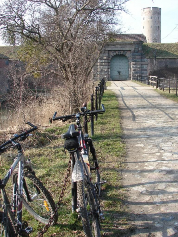 Twierdza w Wisłoujściu - portowy zespół obronny z pierwszej połowy XVII wieku.