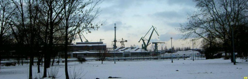 widok od strony parku na stocznię #zima #Gdańsk #stocznia #park