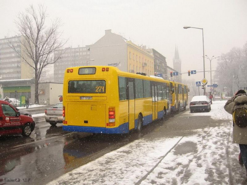 Jak się to brzydko nazywa, zdjęcie od d... strony ;)
Bardzo cichy w środku jest ten autobus