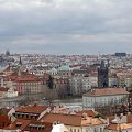 Widok z Hradczan, w oddali brama Mostu Karola #Praga