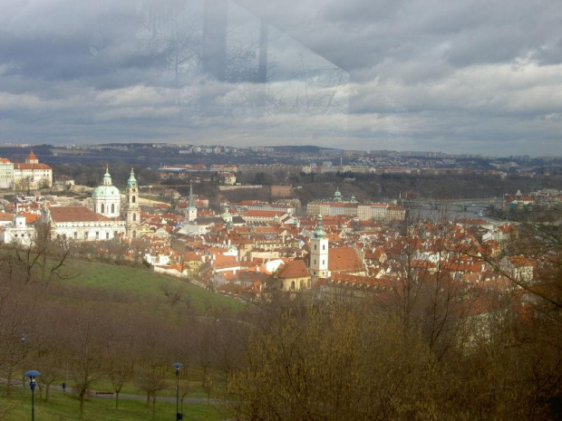 Kolejne foto miasta z kolejki linowej #Praga